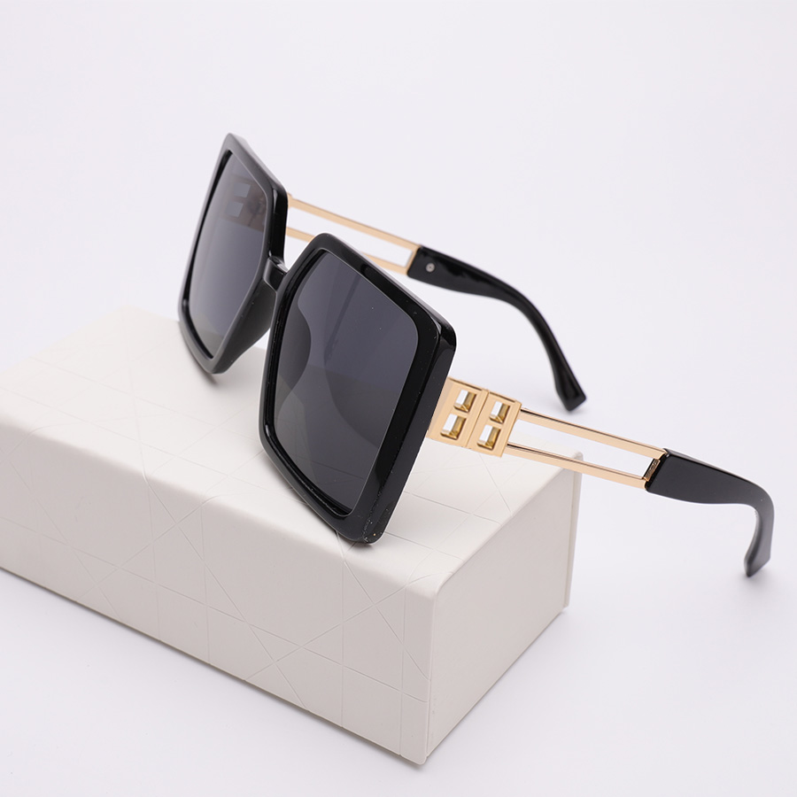 Beach Sunglasses Fashion Eyewear UV400 Rectangle Full Frame Letter Design for Man Woman 7 Color High Quality