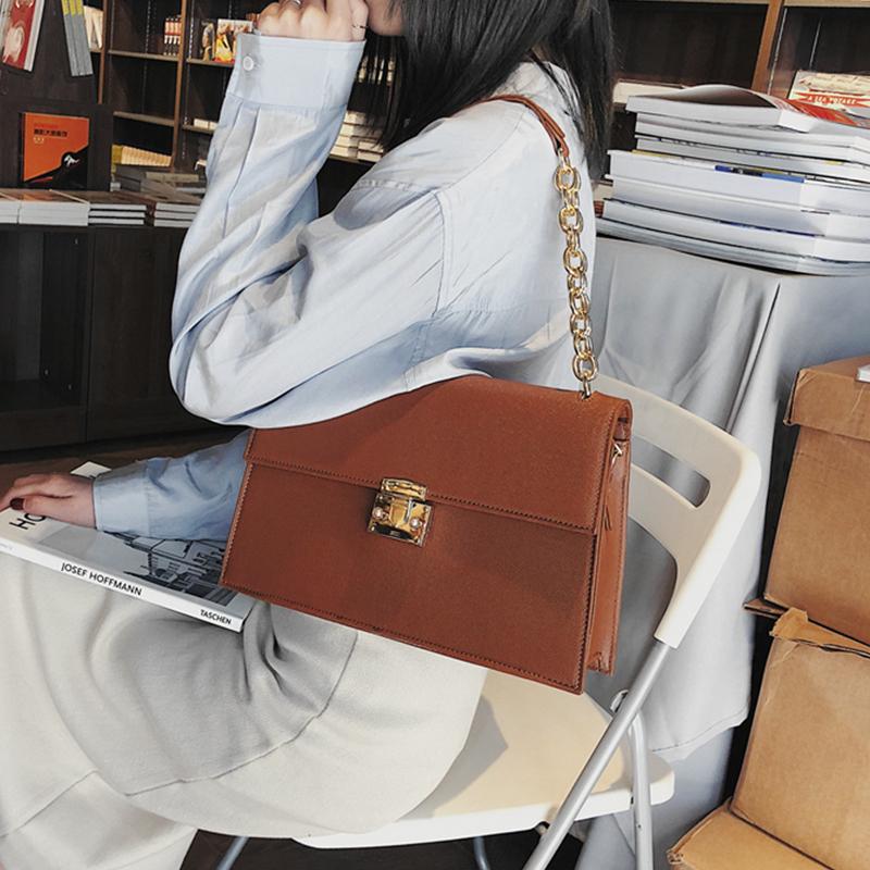 Burminsa Vintage Big Chain Women Shoulder Bags Large Capacity Ladies Messenger Bags High Quality PU Female Handbags Winter 2021, Black
Burminsa Vintage Big Chain Women Shoulder Bags Large Capacity Ladies Messenger Bags High Quality PU Female Handbags Winter 2021, Black