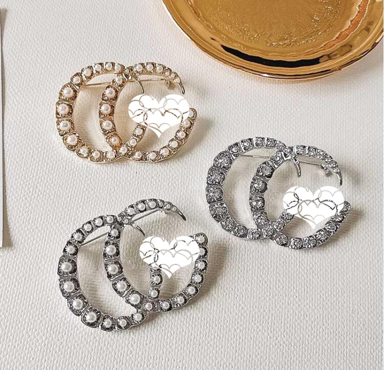 2021 Explosive Letters European and American New Brooch Simple Fashion Jacket Pearl Pin Accessories Fast Delivery
2021 Explosive Letters European and American New Brooch Simple Fashion Jacket Pearl Pin Accessories Fast Delivery