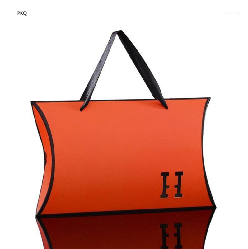15pcs Large Orange color Cardboard Gift Box Black Paper Candy Packaging Pillow Box with Handle White Carton Silk Scarf Craft1
15pcs Large Orange color Cardboard Gift Box Black Paper Candy Packaging Pillow Box with Handle White Carton Silk Scarf Craft1