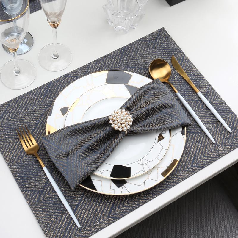 6 pcs napkin Western Napkin Cloth Around The Neck Hotel Restaurant Folding Flower Cloth Mouth Cup Wipe Cup Home Dining Mat
6 pcs napkin Western Napkin Cloth Around The Neck Hotel Restaurant Folding Flower Cloth Mouth Cup Wipe Cup Home Dining Mat