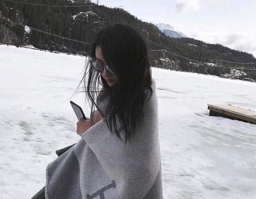 Letter Cashmere Blanket Imitation Soft Wool Scarf Shawl Portable Warm Plaid Sofa Bed Fleece Knitted Throw Towell Cape Blanket Polychromatic
Letter Cashmere Blanket Imitation Soft Wool Scarf Shawl Portable Warm Plaid Sofa Bed Fleece Knitted Throw Towell Cape Blanket Polychromatic