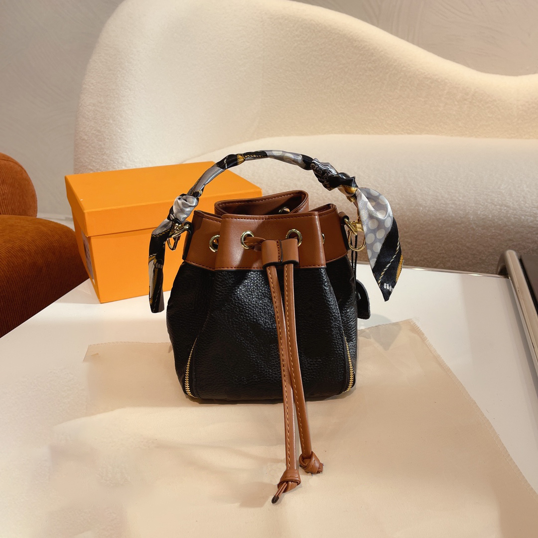 Women Luxurys Designers Wallets silk scarf Letter Plain Floral Bucket Bag Diana Package Handbags String black Shoulder Bags Camera Lock Embossing Tote Drawstring от DHgate WW