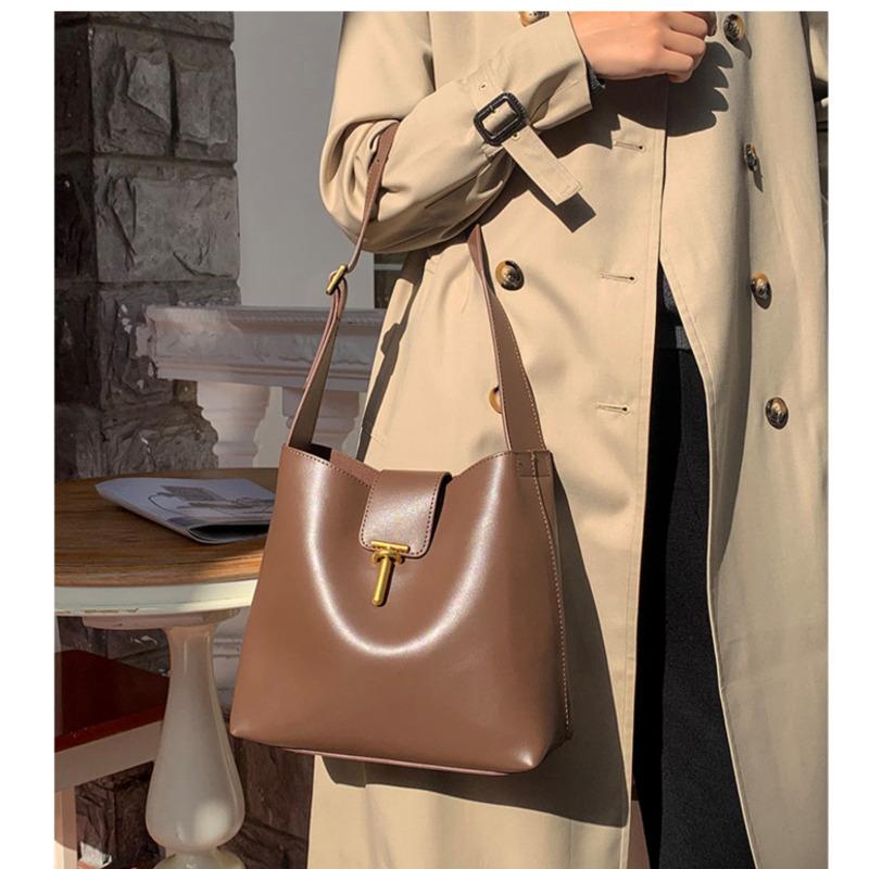 Women's Bag 2021 New Fashion Large Capacity Bucket Pack Korean Solid Color Commute Single Shoulder Underarm Bag E112, Black 
Women's Bag 2021 New Fashion Large Capacity Bucket Pack Korean Solid Color Commute Single Shoulder Underarm Bag E112, Black