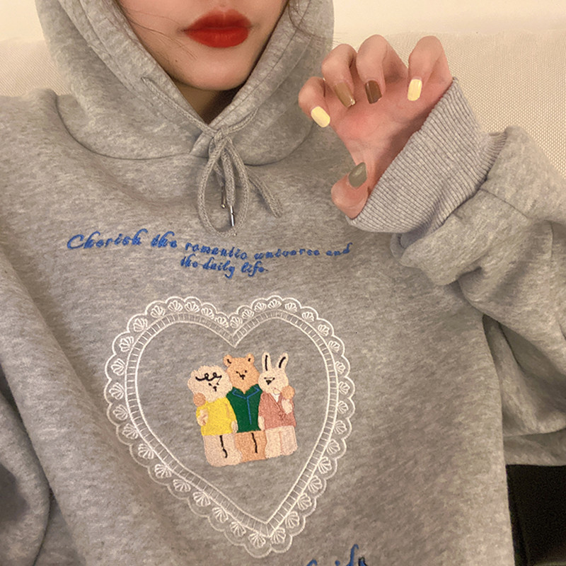 2021 New 4 colours Autumn Korean-style winter cartoons embroidered thicking hoodies of women sweaters and pullovers (f4177) 755G, Gray.
2021 New 4 colours Autumn Korean-style winter cartoons embroidered thicking hoodies of women sweaters and pullovers (f4177) 755G, Gray.