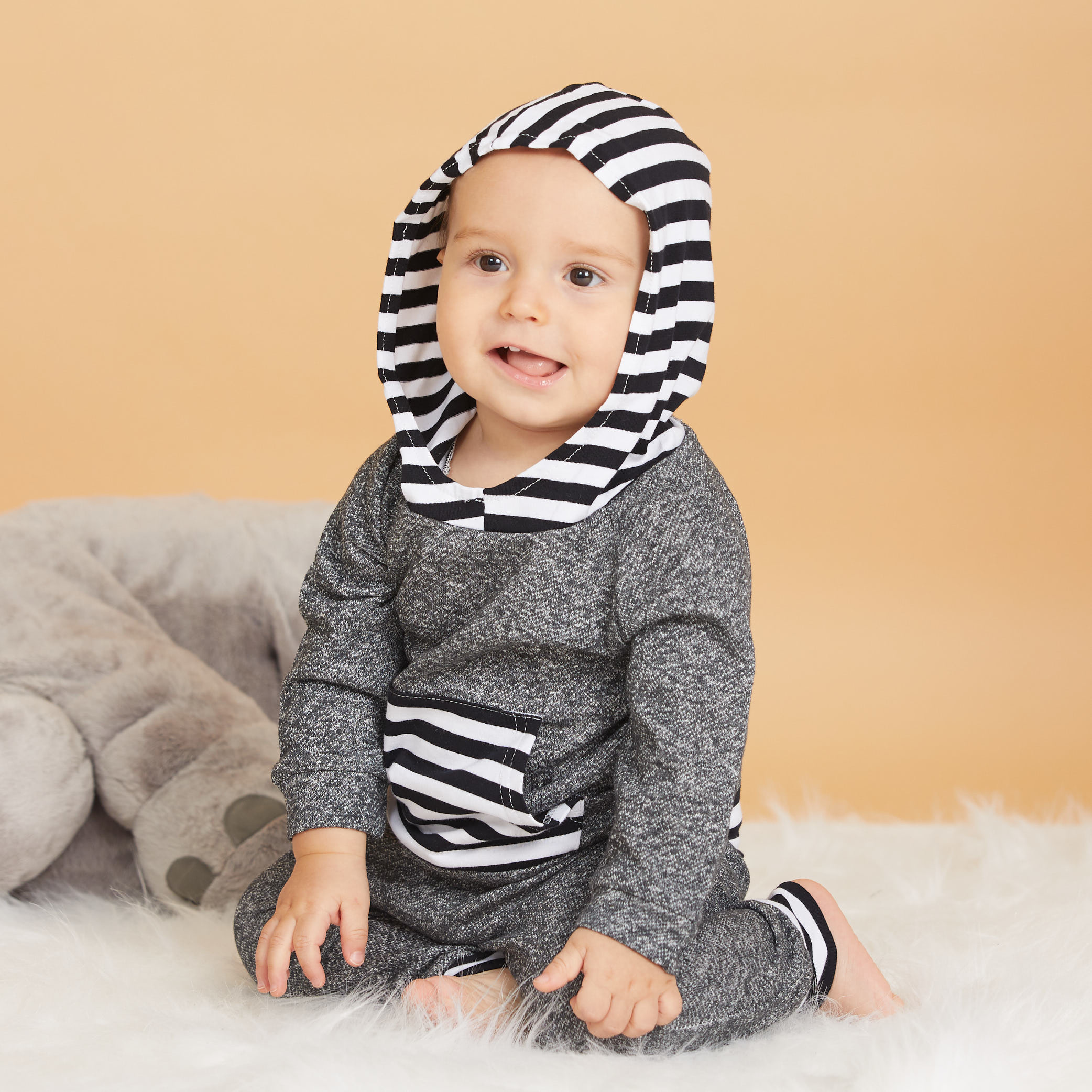 PatPat Autumn and Winter New Newborn Cotton Casual Stripe Design Long-sleeved Hoodie and Pants Suit Baby Boy Crawling Suit Y1105