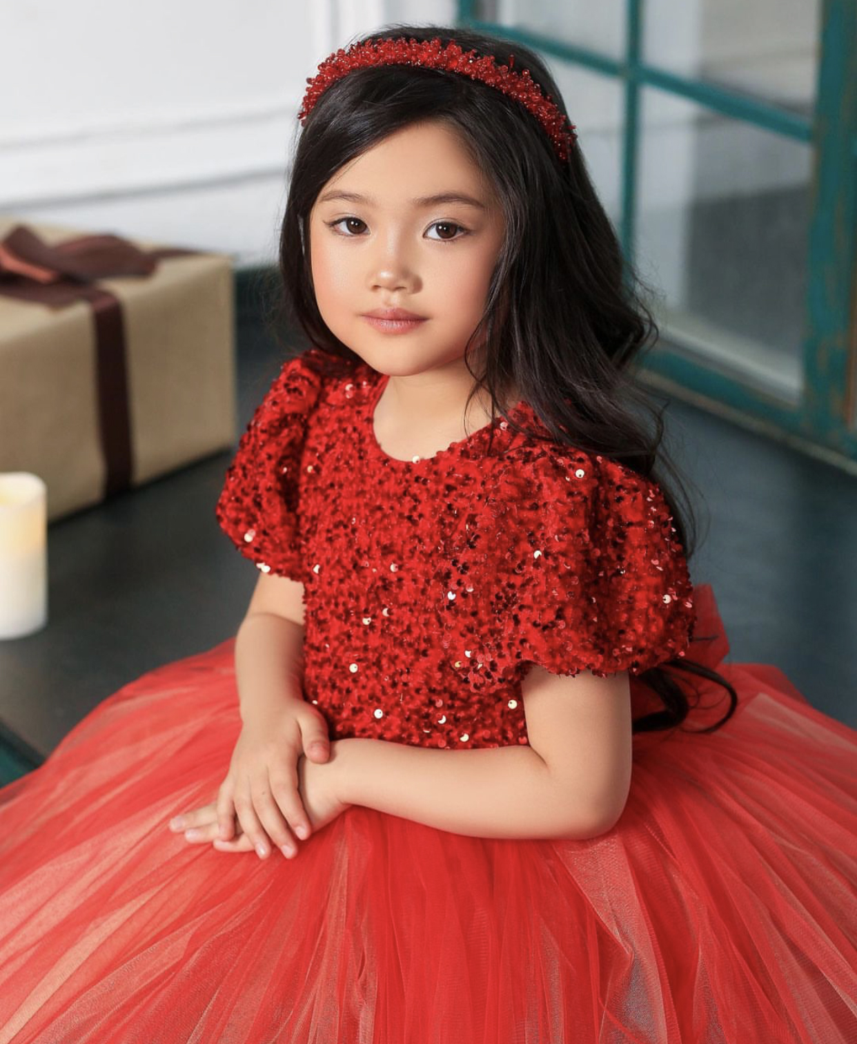 Sparkling Ball Gown Girl's Pageant Dresses Sequins bodice Red Flower Girls Dress Tulle Short Sleeves Age 5 6 7 8 9 10 Prom Gown Birthday Party