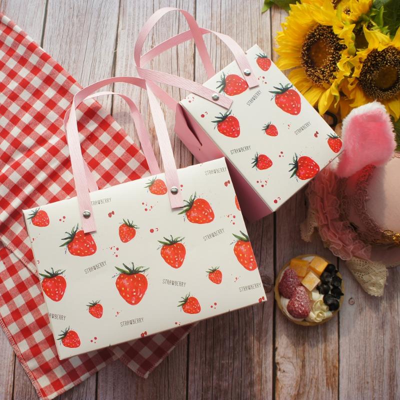 Tall 2 Size Choose 5pcs Strawberry Design Paper Box with Handle for Candle Drink Gift Packaging Wedding Birthday Use
Tall 2 Size Choose 5pcs Strawberry Design Paper Box with Handle for Candle Drink Gift Packaging Wedding Birthday Use