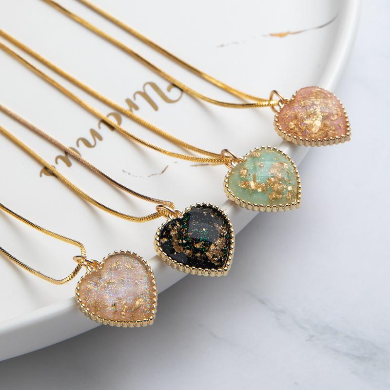 Sweet Girls Necklaces Fashion Women Lover Heart Pendant Retro Gold Foil Alloy Necklace Jewelry Gifts For Wedding Engagement 
Sweet Girls Necklaces Fashion Women Lover Heart Pendant Retro Gold Foil Alloy Necklace Jewelry Gifts For Wedding Engagement