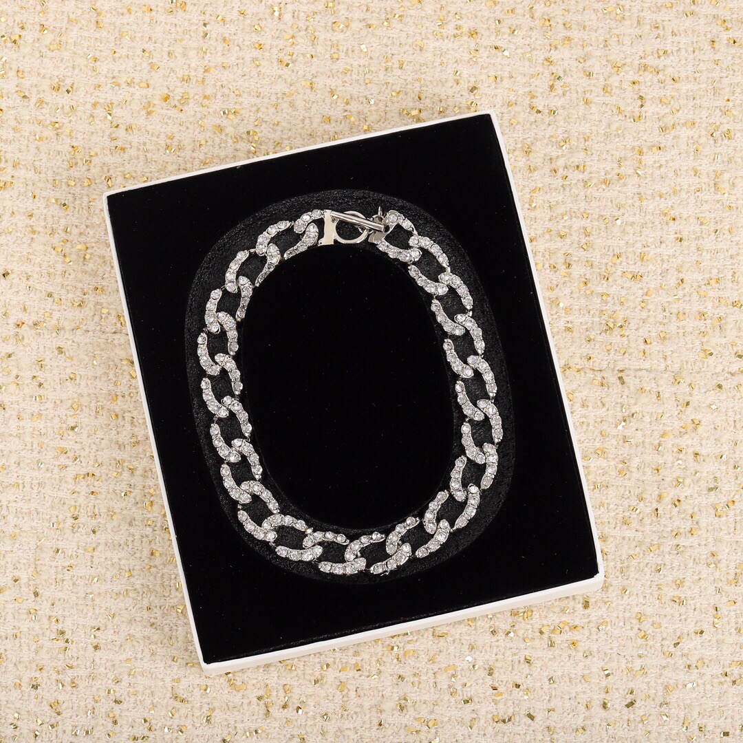 Hot sale Luxurious quality chain necklace with hollow design and sparkly diamond for wedding party match jewelry Free shipping PS8118
Hot sale Luxurious quality chain necklace with hollow design and sparkly diamond for wedding party match jewelry Free shipping PS8118