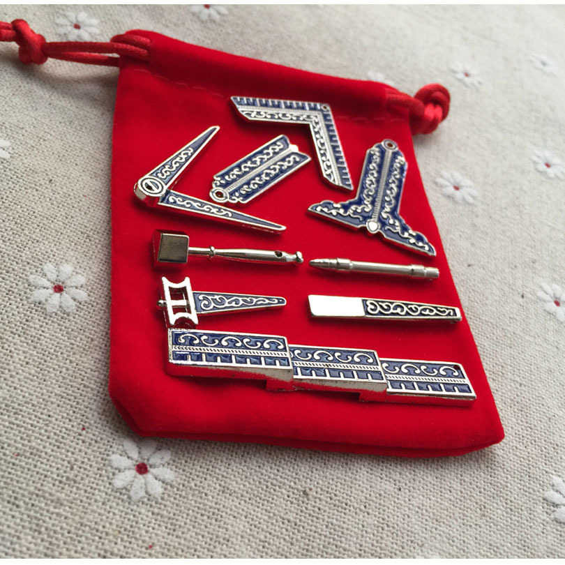 Small Size 9 Different Masonic Working Tools Classic Miniature Freemason Brooch Gifts Fine Craft Work for Masons with Cloth Bag 201009