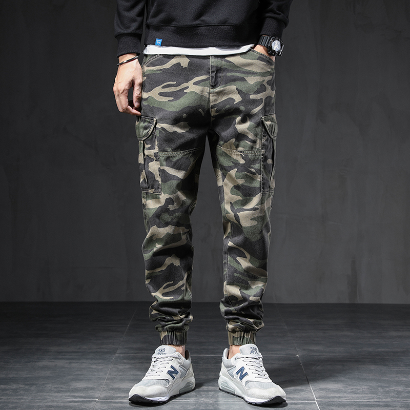 2021 New Fashion Streetwear Men Jeans High Quality Loose Fit Big Pocket Casual Cargo Pants Military Camouflage Hip Hop Joggers Trousers Vvak, Khaki camouflage
2021 New Fashion Streetwear Men Jeans High Quality Loose Fit Big Pocket Casual Cargo Pants Military Camouflage Hip Hop Joggers Trousers Vvak, Khaki camouflage