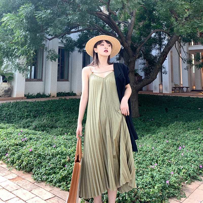 2021 New v-neck temperature sling spring and female summer all-match solid color simple dress plissado BXFV, Green
2021 New v-neck temperature sling spring and female summer all-match solid color simple dress plissado BXFV, Green