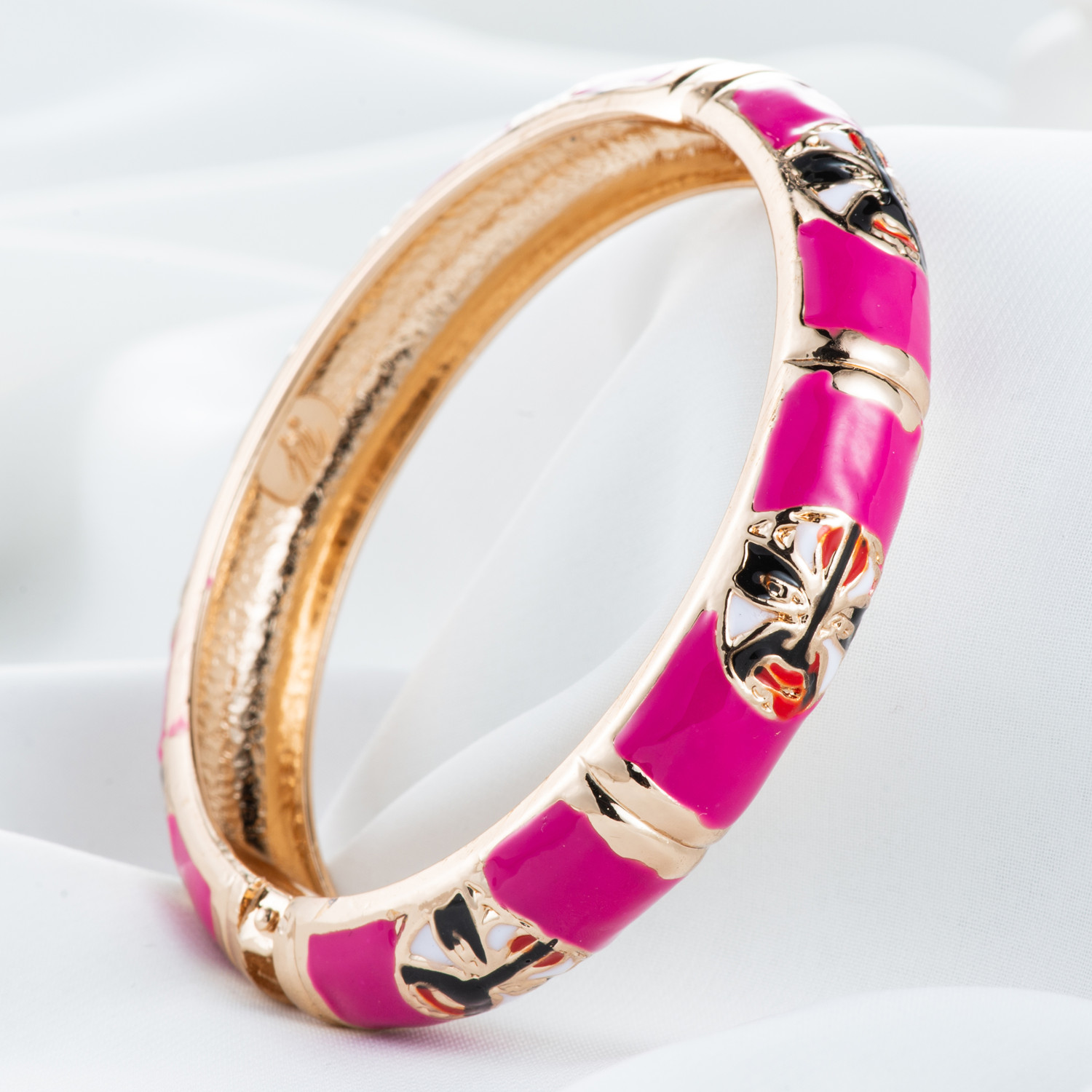 Beijing Peking Opera Bracelet Vintage Jewelry Fashion Bangle Claps Accessories Women's Jewelry 55A40
Beijing Peking Opera Bracelet Vintage Jewelry Fashion Bangle Claps Accessories Women's Jewelry 55A40