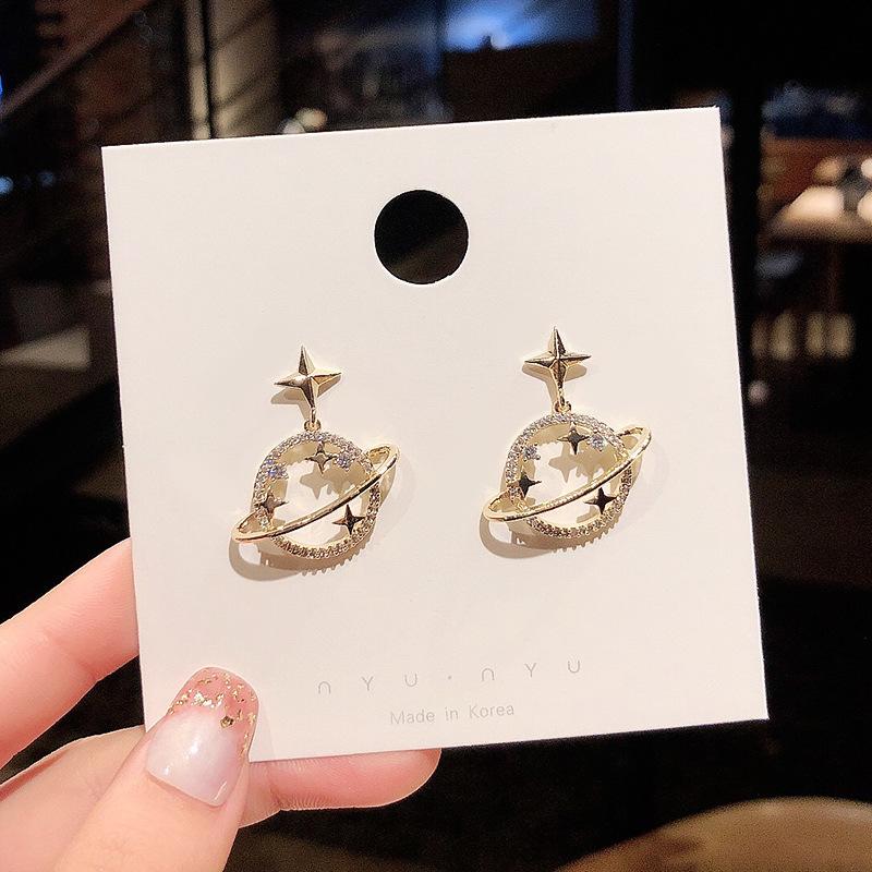 Dominated contracted geometric fine crystal metal circular Drop earrings 2021 New Korean fashion Star modelling Women Earrings
Dominated contracted geometric fine crystal metal circular Drop earrings 2021 New Korean fashion Star modelling Women Earrings