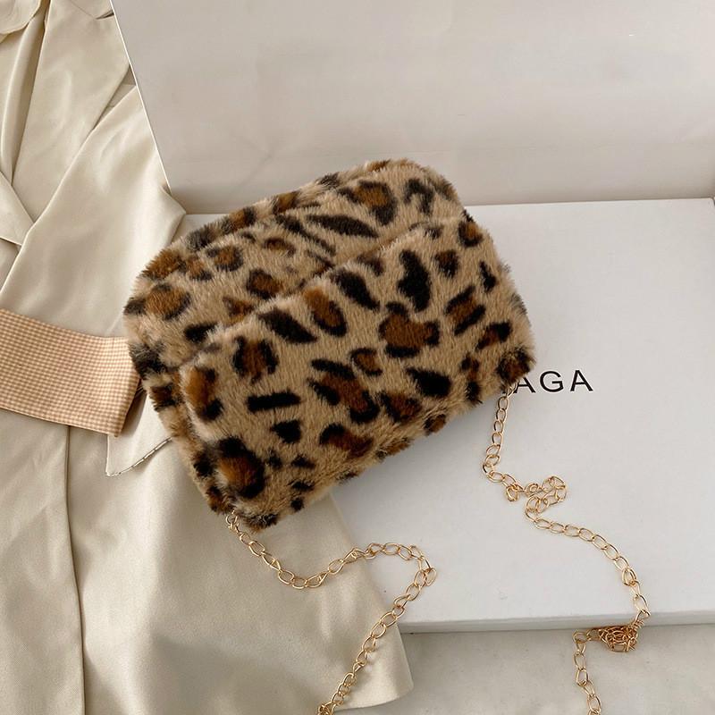 Classic Plush Women's Bag Simple Crossbody Bags For Women Shoulder Bag Women Messenger Bags Can Store Personal Belongings
Classic Plush Women's Bag Simple Crossbody Bags For Women Shoulder Bag Women Messenger Bags Can Store Personal Belongings