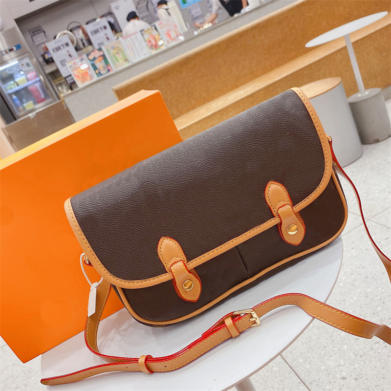 Luxury Messenger Shoulder Bags Designer Womens Saddle Bags Europe And America Large Capacity Fashion Cross Body Commuter Armpit Envelope Bag Ladies Cutch Wallet, Brown
Luxury Messenger Shoulder Bags Designer Womens Saddle Bags Europe And America Large Capacity Fashion Cross Body Commuter Armpit Envelope Bag Ladies Cutch Wallet, Brown