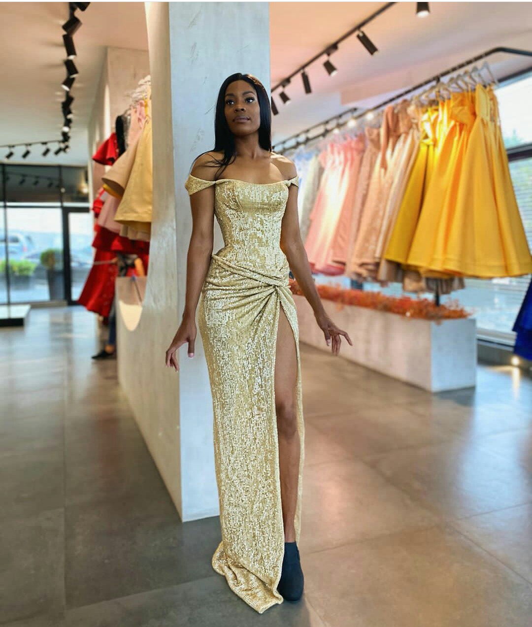 Sparkly Gold Prom Dresses Sexy Off Shoulder Sequined Backless Evening Gowns Side Split Red Carpet Runway Fashion Dress robes