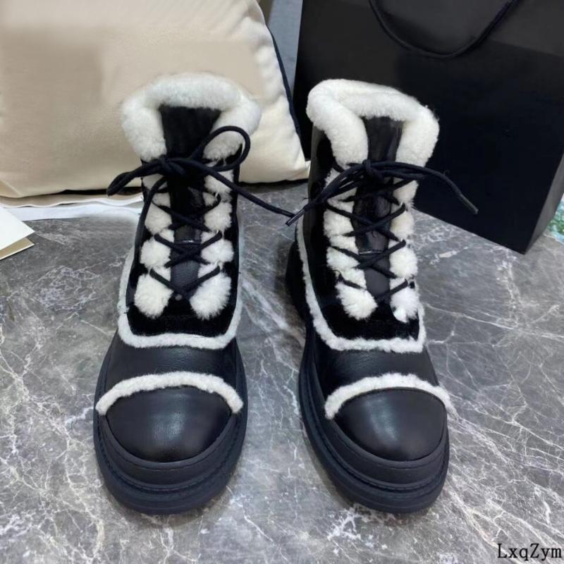 Brown Cow Suede Winter Snow Shoes Wool Collar Lining Lace Up Female Boots Low Heel Thick Soled Luxury Design 35-40, As show
Brown Cow Suede Winter Snow Shoes Wool Collar Lining Lace Up Female Boots Low Heel Thick Soled Luxury Design 35-40, As show