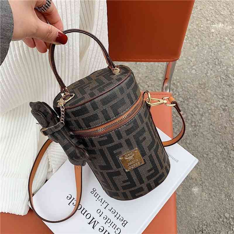 printed bag new color contrast women's portable small round lovely pendant Purse, Red
printed bag new color contrast women's portable small round lovely pendant Purse, Red