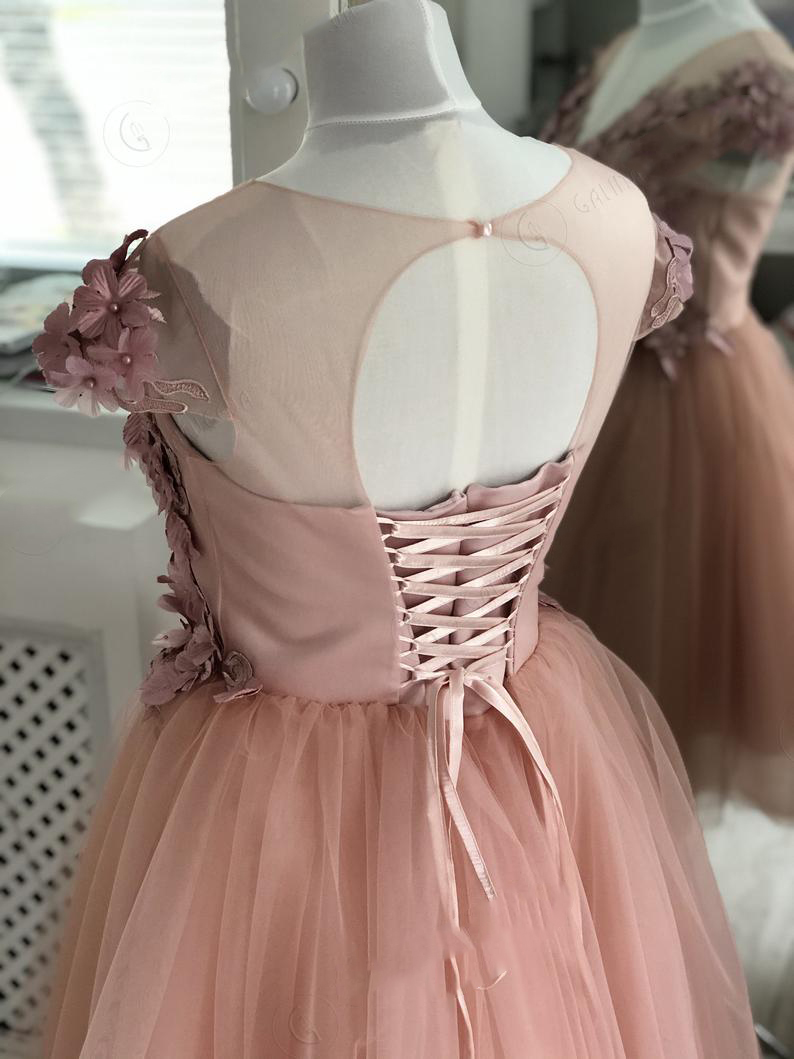 A Line 3D Floral Appliqued Flower Girl Dresses Cap Sleeve Lace Up Beaded V Neck Pageant Gowns Girls Birthday Party Dress