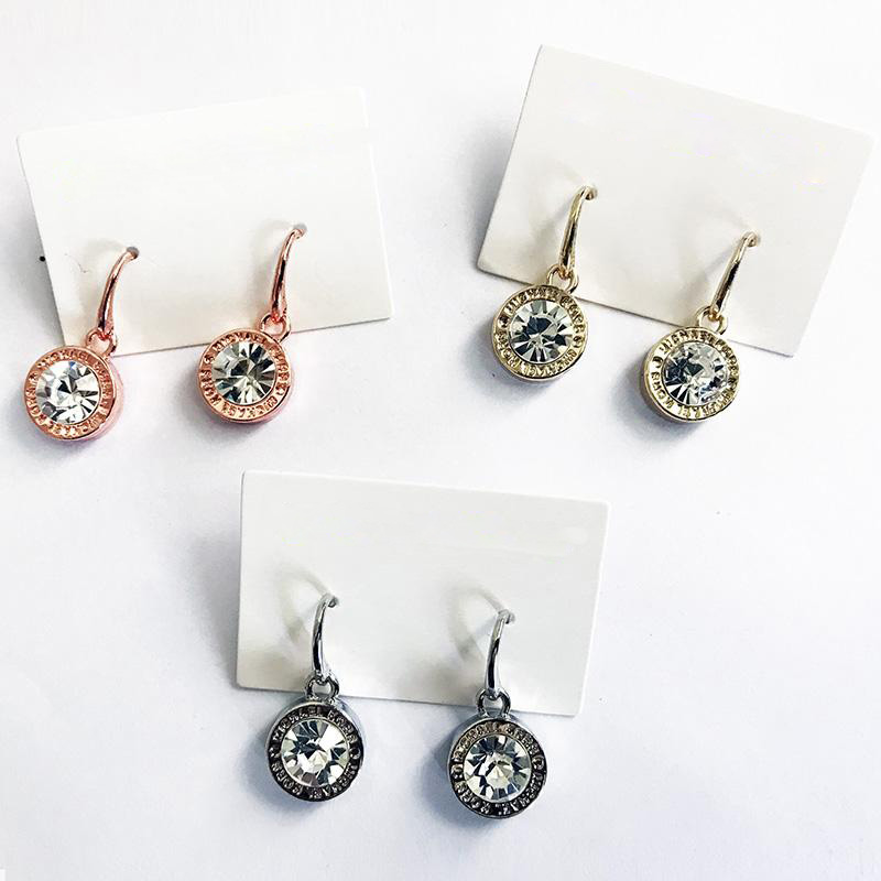 Famous New York Stylist Ear Styd Women Heart Shape Pave Earrings Padlock Stud Crystal Drop Earring Cheap Quality Earrings with Cartons
Famous New York Stylist Ear Styd Women Heart Shape Pave Earrings Padlock Stud Crystal Drop Earring Cheap Quality Earrings with Cartons