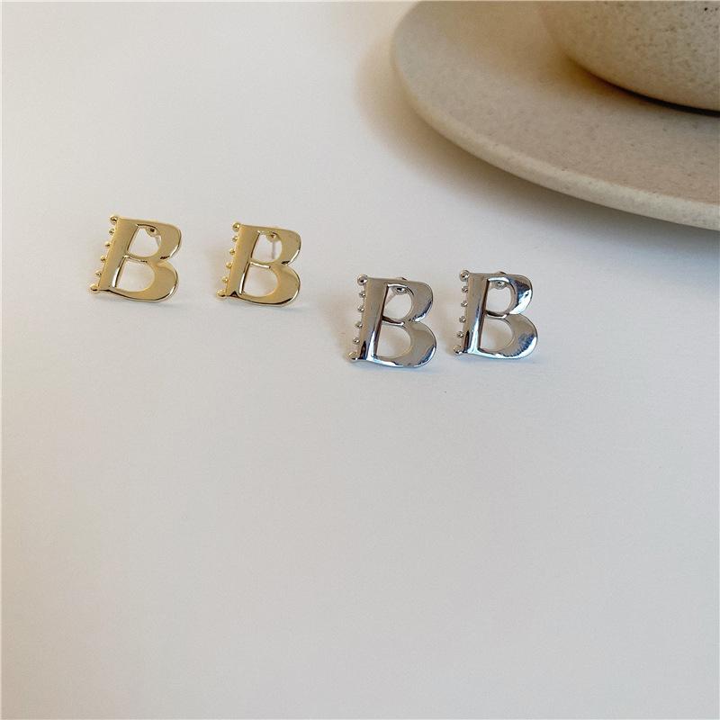 New Design Fashion Tiny Initial Letter B Stud Earrings For Women Girls Cute Alphabet Earring Brincos Jewelry Brincos Gifts
New Design Fashion Tiny Initial Letter B Stud Earrings For Women Girls Cute Alphabet Earring Brincos Jewelry Brincos Gifts