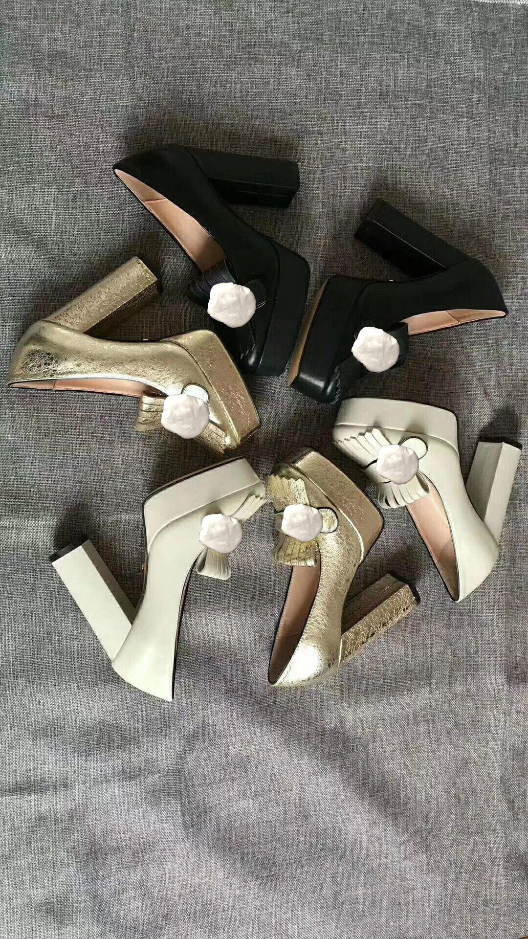 Classic cowhide designer high heels Sexy Bar Banquet Princess Wedding Shoes Super high heel shoes metal buckle luxury Leather woman shoes 41, Black
Classic cowhide designer high heels Sexy Bar Banquet Princess Wedding Shoes Super high heel shoes metal buckle luxury Leather woman shoes 41, Black