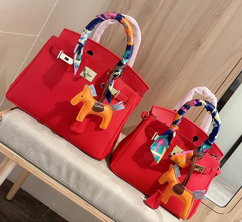Original Luxury Designer Brand Handbag Bag Lychee Leather 2021 Ladies Women Classic Fashion Tote Shoulder Bags With gift box, Bubble film
Original Luxury Designer Brand Handbag Bag Lychee Leather 2021 Ladies Women Classic Fashion Tote Shoulder Bags With gift box, Bubble film