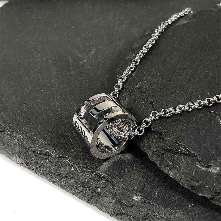 72% OFF designer jewelry Gujia 925 silver hollow out double g pendant ring Circle net red fashion male and female couple Necklace Gift
72% OFF designer jewelry Gujia 925 silver hollow out double g pendant ring Circle net red fashion male and female couple Necklace Gift