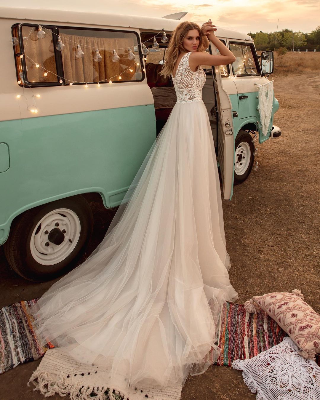 Lace Beach Stylish Wedding Dresses V Neck A Line Bohemian Bridal Gowns Sweep Train Empire Waist Tulle Robe De Marie