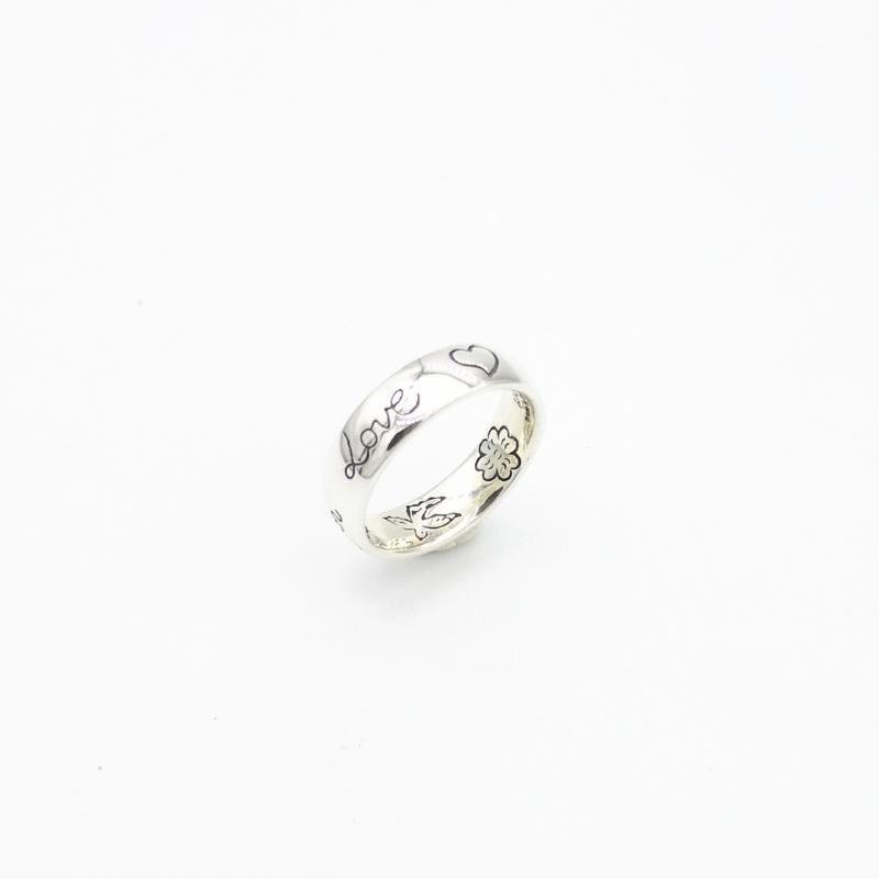 S925 pure silver classic men's and women's one painting of flowers and letters ring ring jewelry lovers sweet romance
S925 pure silver classic men's and women's one painting of flowers and letters ring ring jewelry lovers sweet romance