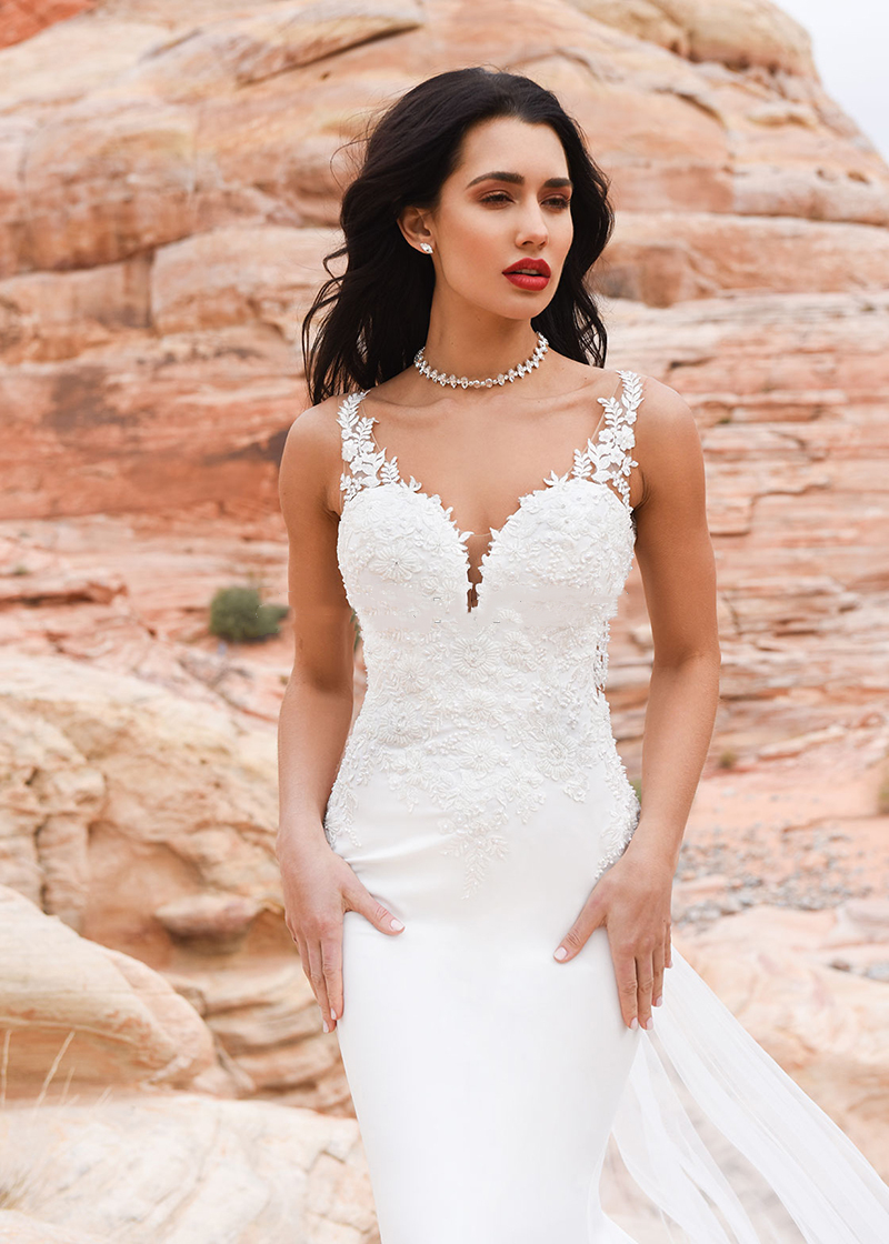 Boho Beach Mermaid Wedding Dresses 2021 Sexy Backless Appliques Lace Straps Fairy Trumpet Bridal Wedding Gowns Bride Dress Long Train