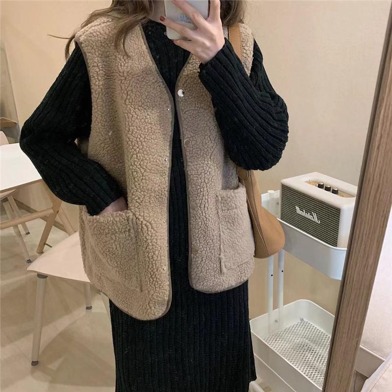Zoki Warm Women Faux Cashmere Vest Winter Pocket Loose Sleeveless Jacket Vintage V Neck Single Breasted Causal Ladies Coats 2021, Khaki 
Zoki Warm Women Faux Cashmere Vest Winter Pocket Loose Sleeveless Jacket Vintage V Neck Single Breasted Causal Ladies Coats 2021, Khaki