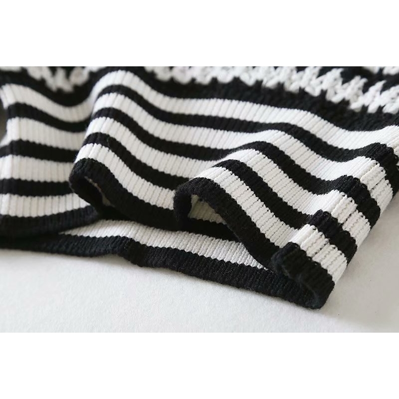 EWQ Autumn Santa Sweater Contrast Stripes Thin Section Vneck Longsleeved Short Top European Trend Ladies Pullover Knit 201017