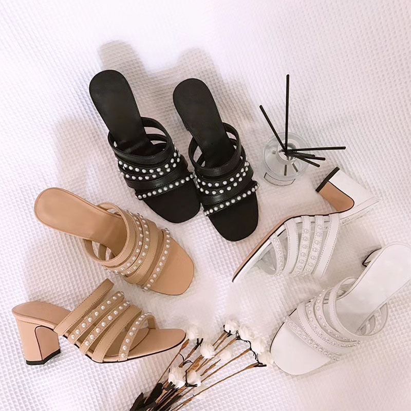 Summer style ladies thick heel sandals high heels fisherman classical leather half drag pearl fish mouth casual designer letter slippers wom, As picture
Summer style ladies thick heel sandals high heels fisherman classical leather half drag pearl fish mouth casual designer letter slippers wom, As picture