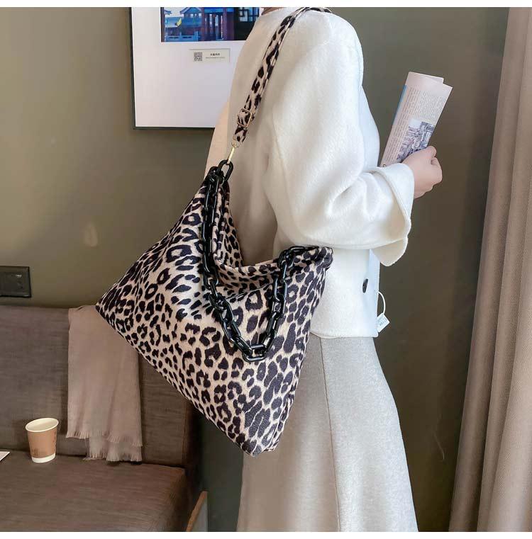 Ladies Large-capacity Shopping Bag Shoulder Bag Fashion Imitation Winter New Design Small Tote, 01
Ladies Large-capacity Shopping Bag Shoulder Bag Fashion Imitation Winter New Design Small Tote, 01
