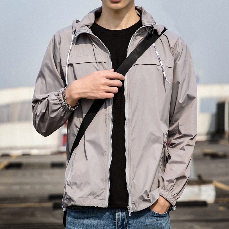 Summer Thin Jacket Men Hooded Quick-drying Mens Windbreaker Sunscreen Coat Male Light fabrics Outdoor Travel Jackets for Men 201014