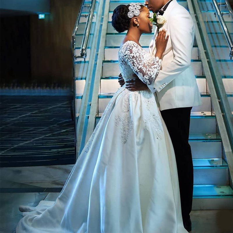 Princess Plus Size Arabic Aso Ebi Lace Beaded Vintage Wedding Dresses Deep V-neck Bridal Dresses Long Sleeves Wedding Gowns