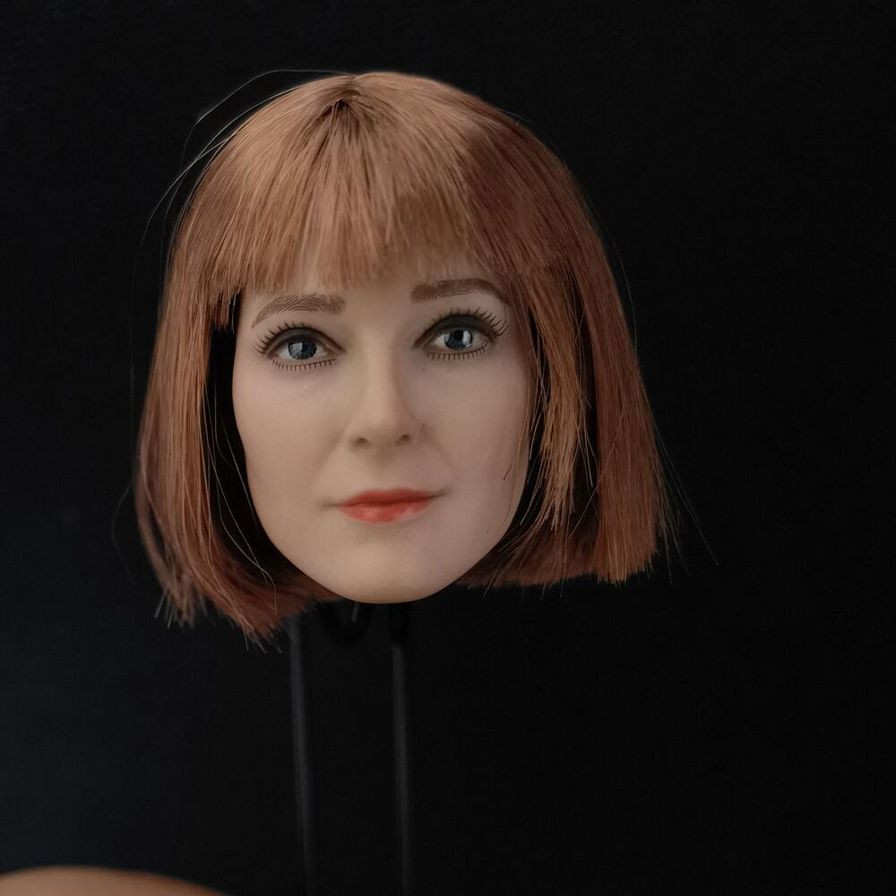 1/6 Scale Head Carving DSTOYS D-006 Female Model PVC Reddish Brown Plant Hair Short Straight Suitable 12Inch Action Figure Body
1/6 Scale Head Carving DSTOYS D-006 Female Model PVC Reddish Brown Plant Hair Short Straight Suitable 12Inch Action Figure Body