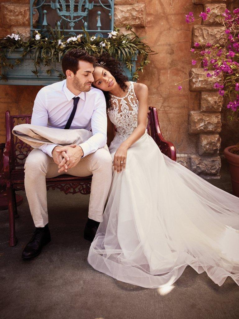 A Stylish E Lace Wedding Dresses Jewel Neck Bridal Gowns Plus Size Sweep Train Tulle Robe De Mari E
