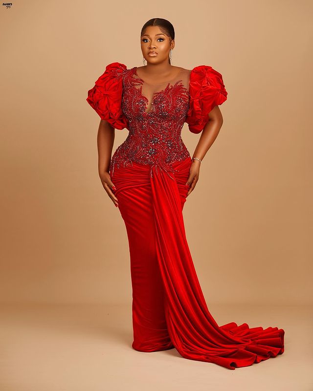 2022 Plus Size Arabic Aso Ebi Red Luxurious Sexy Prom Dresses Lace Beaded Crystals Evening Formal Party Second Reception Birthday Engagement Gowns Dre