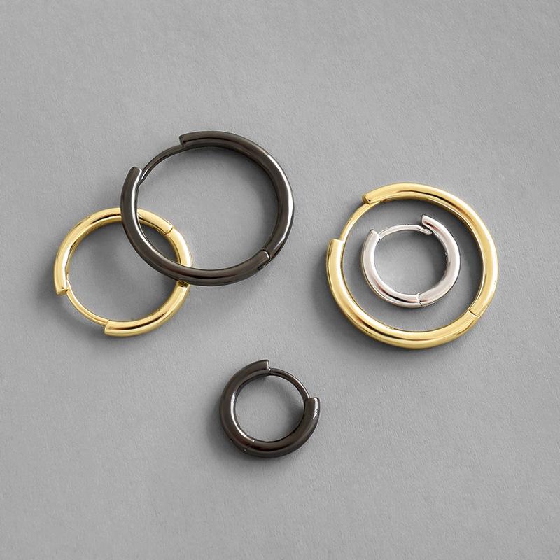 INS 1pair Authentic 925 Sterling silver Black/ White/ Gold Glossy Lucky Circle Hoop Huggie Earrings Fine jEWELRY TLE789
INS 1pair Authentic 925 Sterling silver Black/ White/ Gold Glossy Lucky Circle Hoop Huggie Earrings Fine jEWELRY TLE789