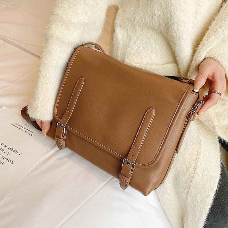 Black Luxury Fashion 2021 New High-quality Soft PU Leather Women's Handbag Shoulder Messenger Bag Hand Bag Ladies Designer
Black Luxury Fashion 2021 New High-quality Soft PU Leather Women's Handbag Shoulder Messenger Bag Hand Bag Ladies Designer