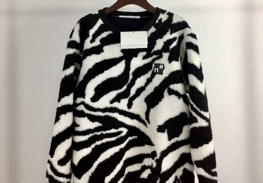 21aw new arrival women hoodie stylist casual sweater simple pullover grace coats warm female fashion size : -xl, White;black
21aw new arrival women hoodie stylist casual sweater simple pullover grace coats warm female fashion size : -xl, White;black