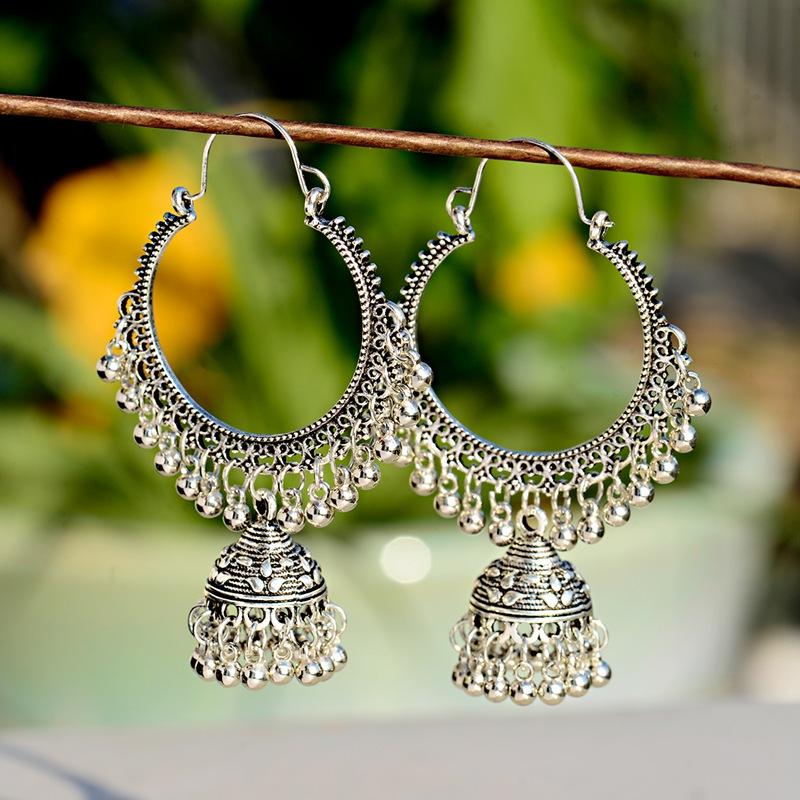 OIQUEI 2020 Classic Big Bells Pendant Earrings Women Bohemia Ethnic Metal Geometric Drop Earring Turkey Gypsy Jewelry
OIQUEI 2020 Classic Big Bells Pendant Earrings Women Bohemia Ethnic Metal Geometric Drop Earring Turkey Gypsy Jewelry