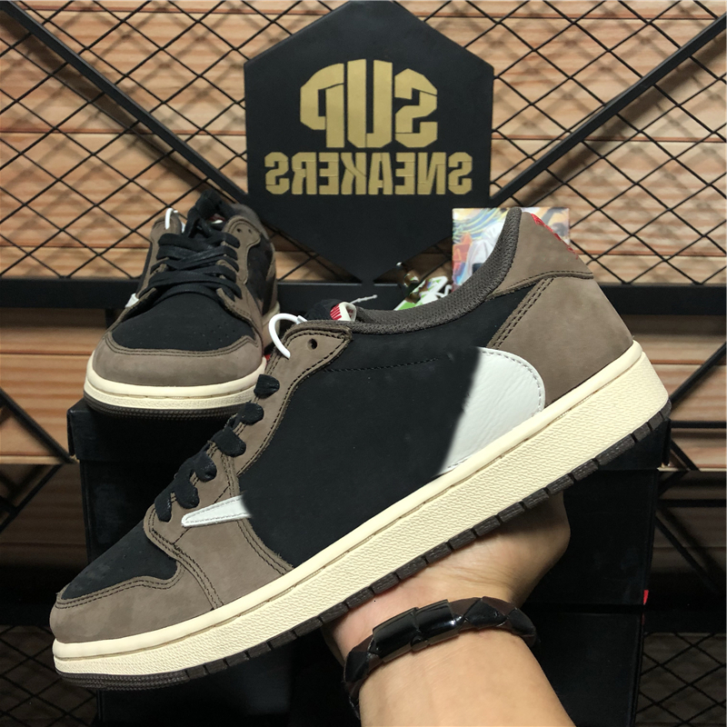 2020 New UNC Travis Scotts Jumpman 1 1s Mens Low Top Basketball Shoes Chicago Obsidian Royal Toe Shattered Trainers Paris Sneakers With Box, Color 1
2020 New UNC Travis Scotts Jumpman 1 1s Mens Low Top Basketball Shoes Chicago Obsidian Royal Toe Shattered Trainers Paris Sneakers With Box, Color 1