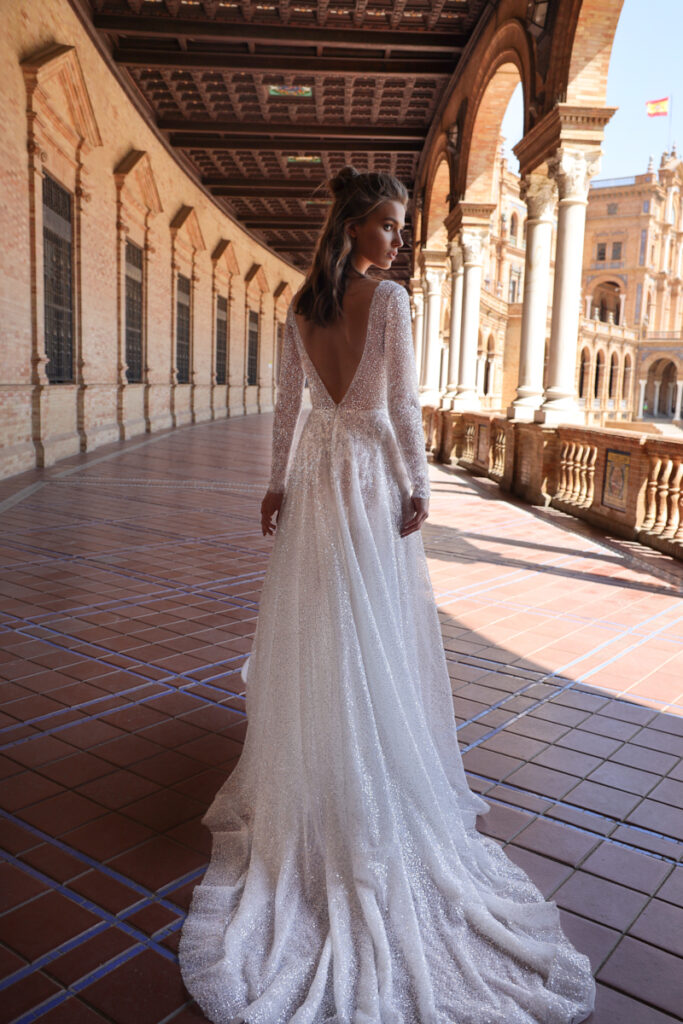 Glitter Sequined A Line Wedding Dresses Sparkly Deep V Neck Long Sleeve Bridal Gowns Backless Boho robes de mariée