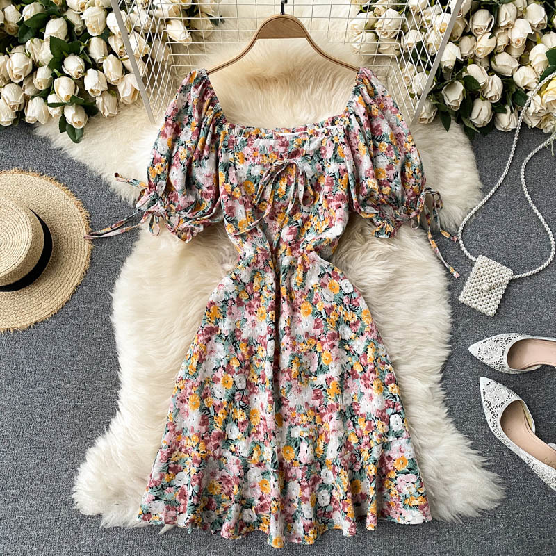 2021 New Bohemian female singiny floral retro-neck square puff the line dressed in summer sweet frilly print short dress 0IHJ, Blue
2021 New Bohemian female singiny floral retro-neck square puff the line dressed in summer sweet frilly print short dress 0IHJ, Blue