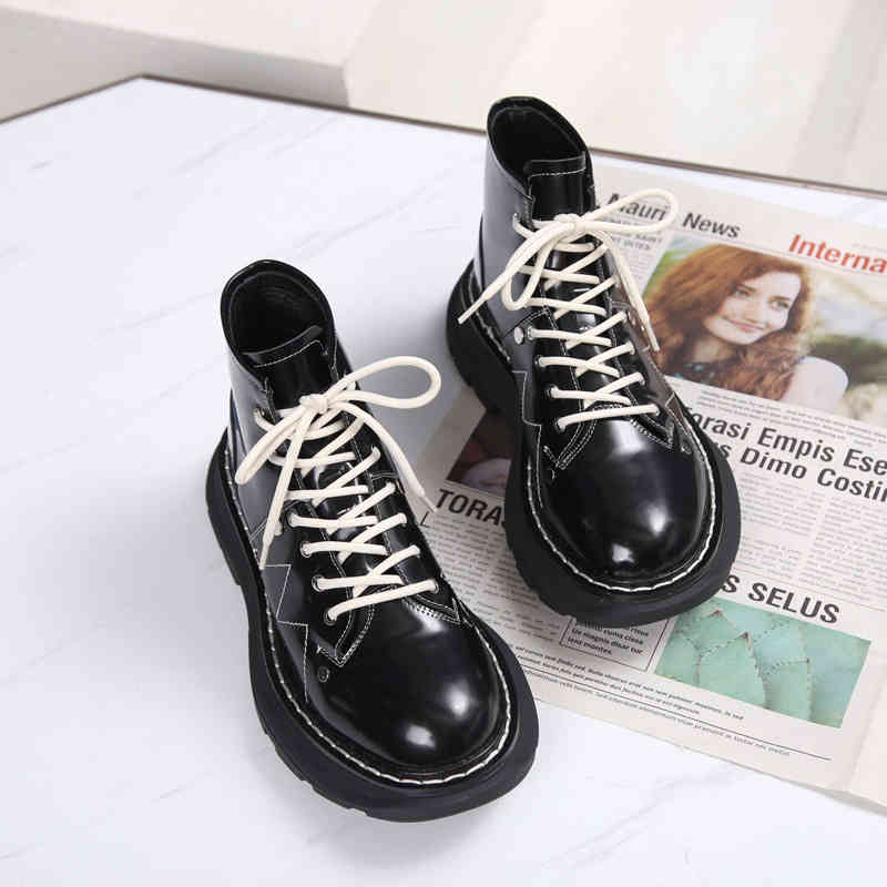 star style winter new British lace up thick soled Leather White Martin boots women's short fashion, White (black sole / black shoelace)
star style winter new British lace up thick soled Leather White Martin boots women's short fashion, White (black sole / black shoelace)
